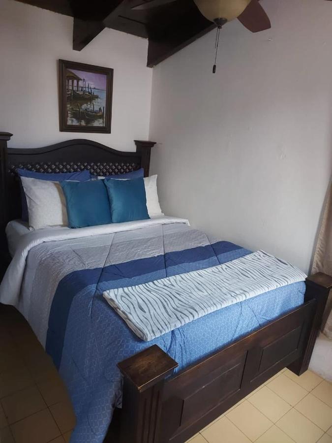 Villas Santa Ana-Ricardo Antigua ภายนอก รูปภาพ