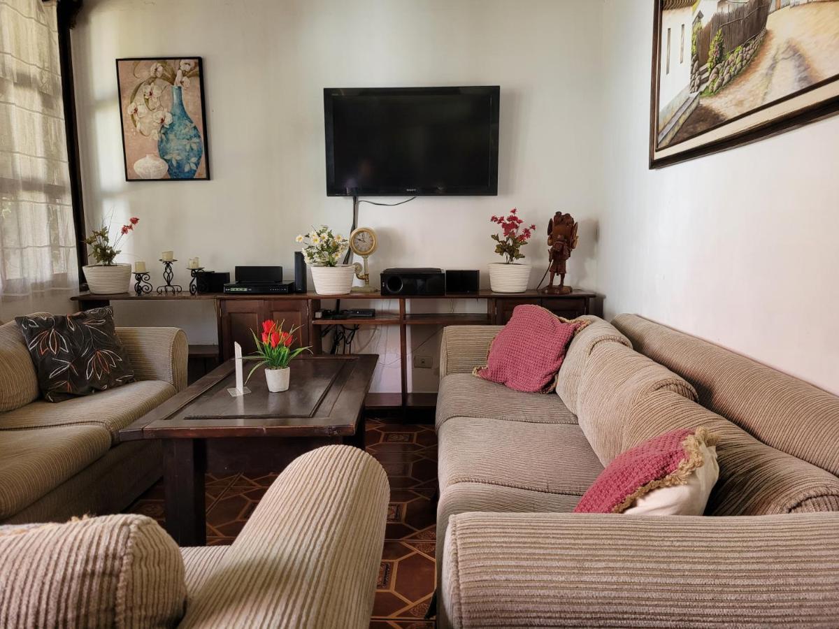 Villas Santa Ana-Ricardo Antigua ภายนอก รูปภาพ