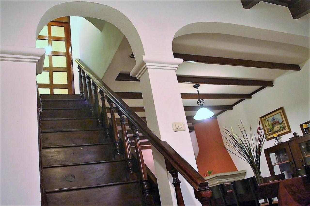 Villas Santa Ana-Ricardo Antigua ภายนอก รูปภาพ