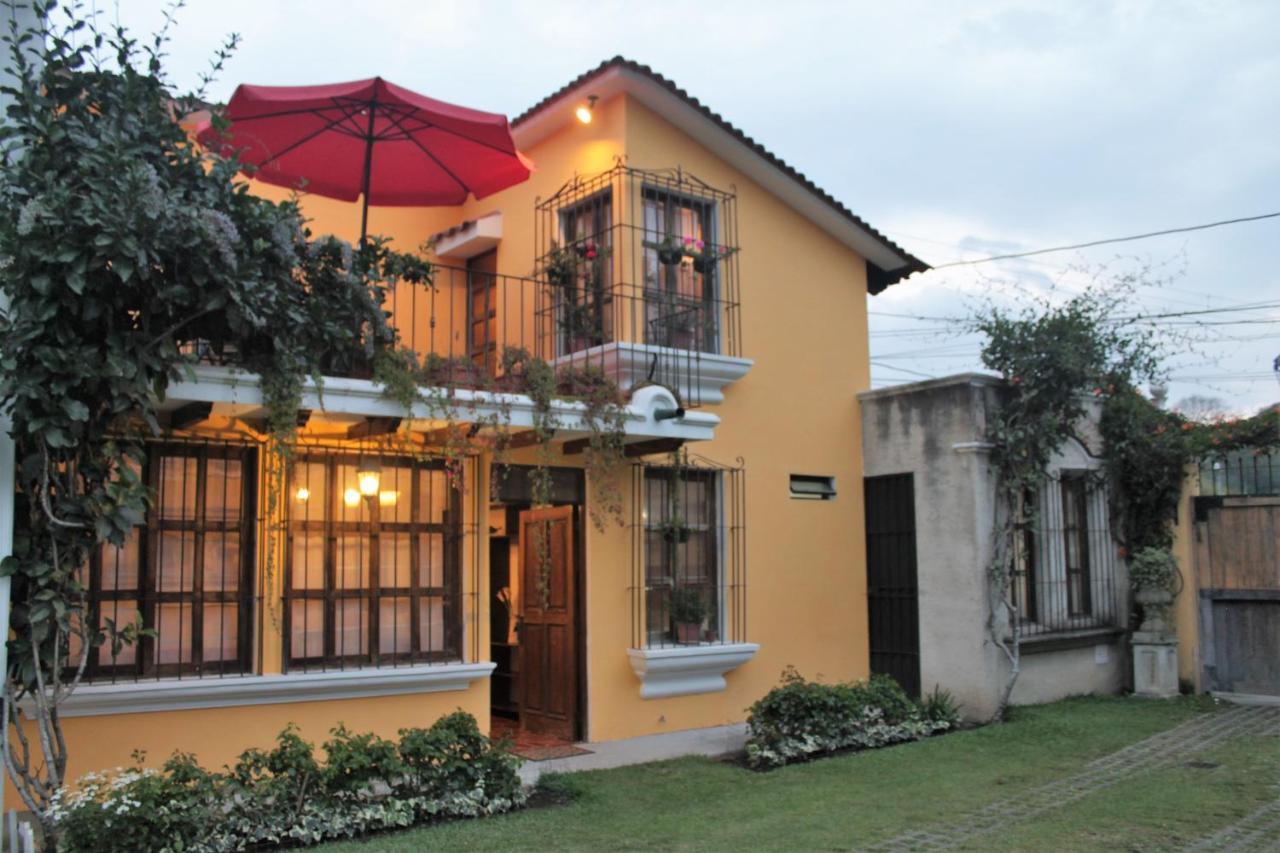 Villas Santa Ana-Ricardo Antigua ภายนอก รูปภาพ