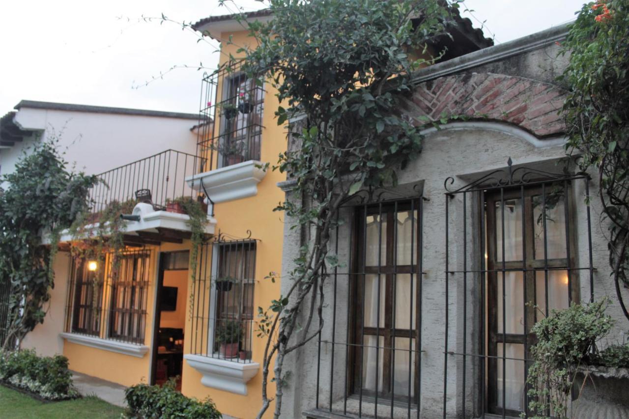 Villas Santa Ana-Ricardo Antigua ภายนอก รูปภาพ
