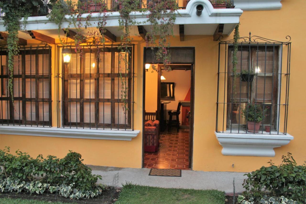 Villas Santa Ana-Ricardo Antigua ภายนอก รูปภาพ