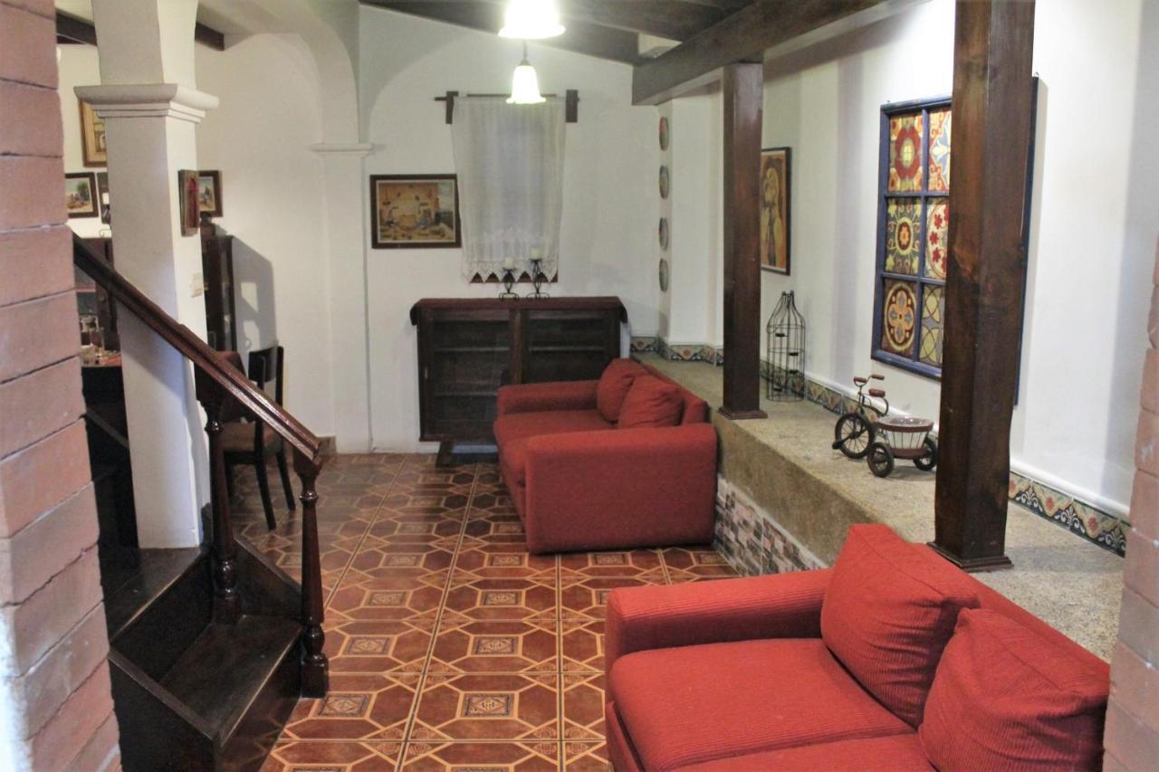 Villas Santa Ana-Ricardo Antigua ภายนอก รูปภาพ