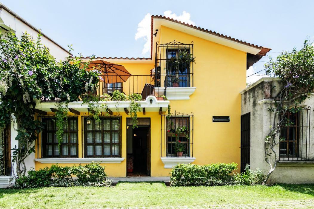 Villas Santa Ana-Ricardo Antigua ภายนอก รูปภาพ
