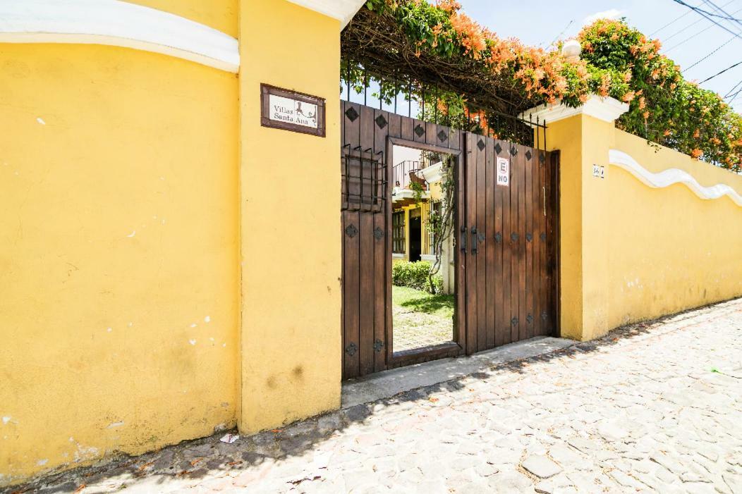 Villas Santa Ana-Ricardo Antigua ภายนอก รูปภาพ