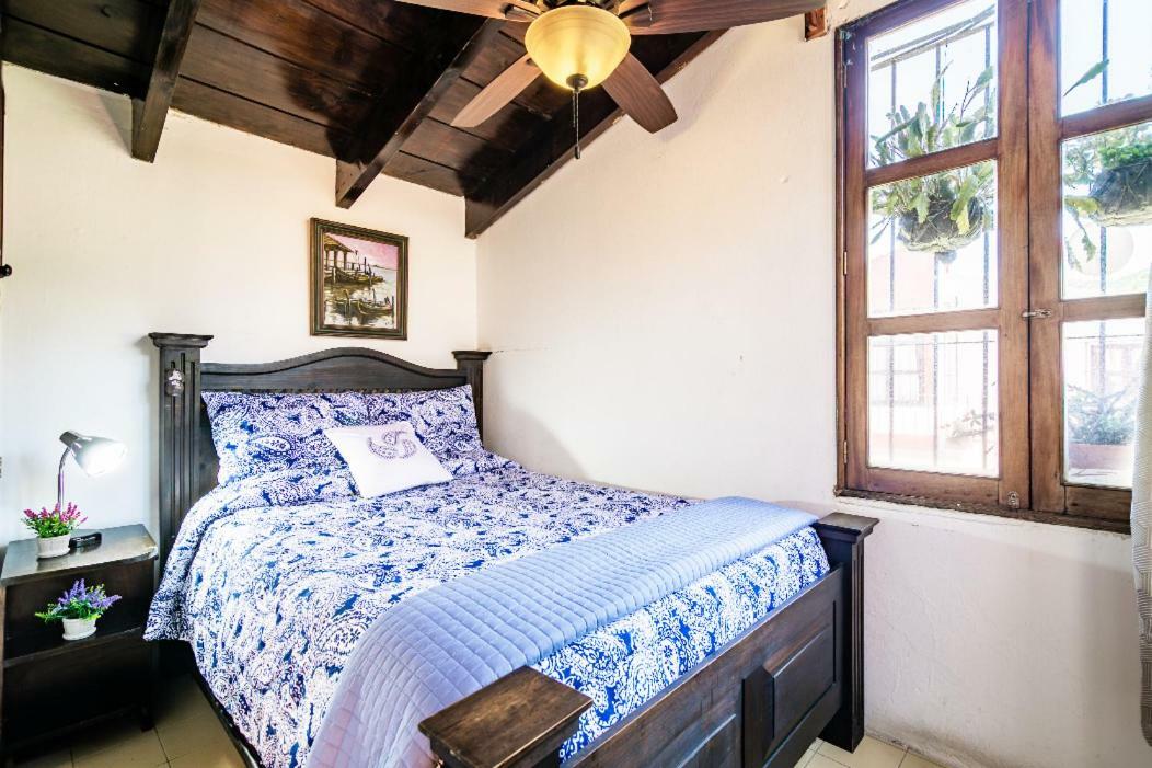 Villas Santa Ana-Ricardo Antigua ภายนอก รูปภาพ
